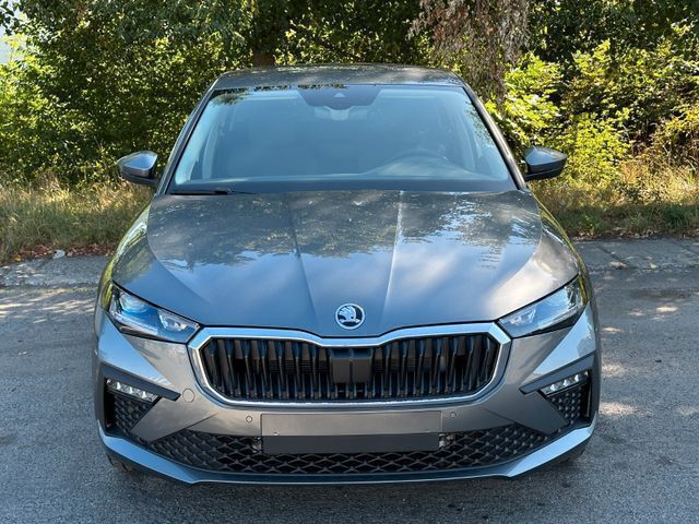 Grau graphite Neu 2024 Skoda Scala Selection Kleinwagen | 32.200 € (Teuer) - Bild 1/4