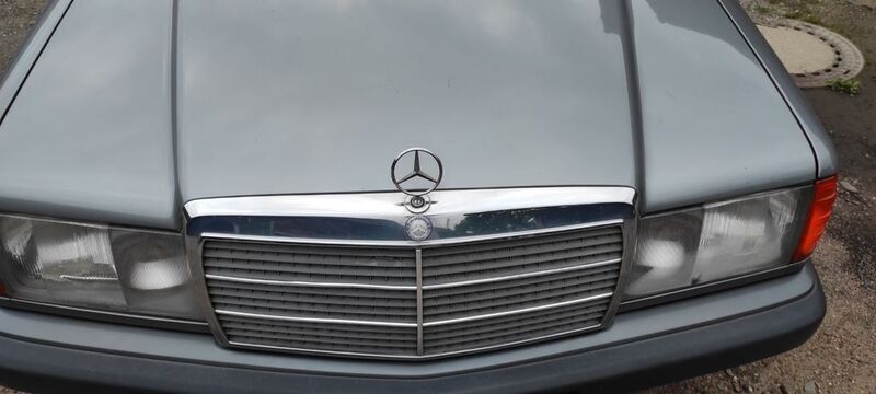 Grau Gebraucht 1989 Mercedes 190 Limousine | 5.300 € - Bild 1/4