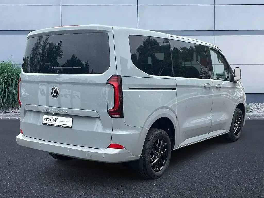 Neu VW Caravelle Style 150 PS (110 kW) 2026 Stone grey Van