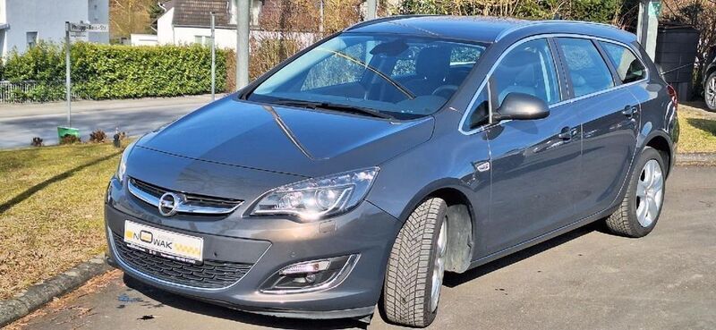 Grau Gebraucht 2015 Opel Astra Exklusiv Kombi | 12.190 € (Teuer) - Bild 1/4