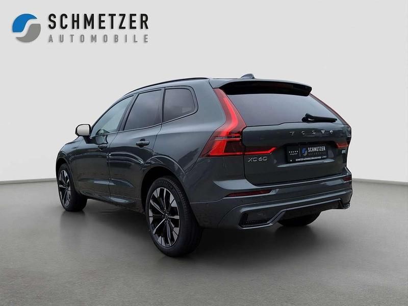 Neu Volvo XC60 Plus 250 PS (183 kW) 2025 Forest lake SUV