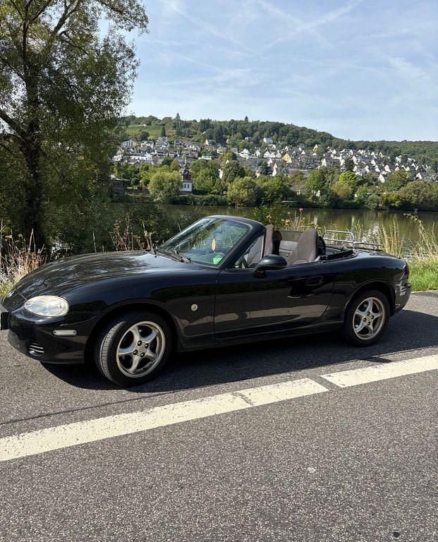 Second-hand Mazda MX5 110 CP (80 kW) 2004 Negru Cabrio