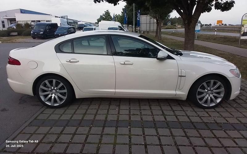 Gebraucht Jaguar XF Premium Luxury 275 PS (202 kW) 2011 Schwarz Limousine