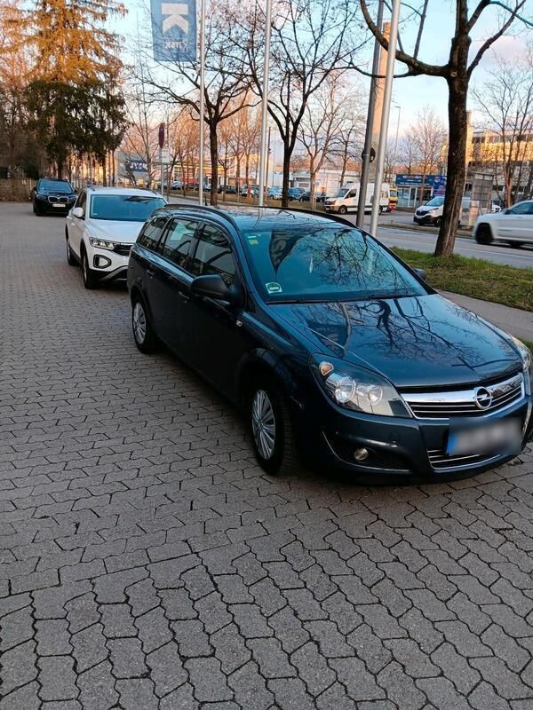 Blau Gebraucht 2010 Opel Astra Kombi | 3.050 € (Superpreis) - Bild 1/4