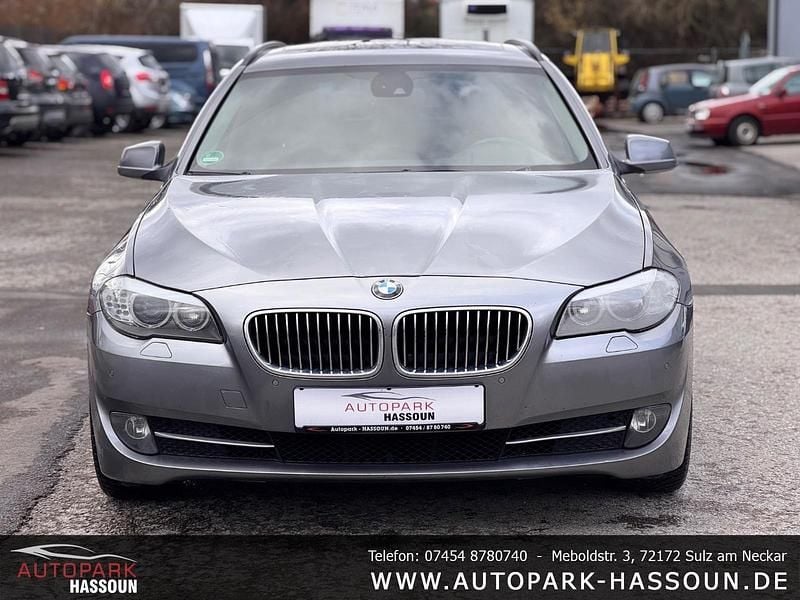 Gebraucht BMW 525 Sport Line 218 PS (160 kW) 2012 Spacegrau Kombi