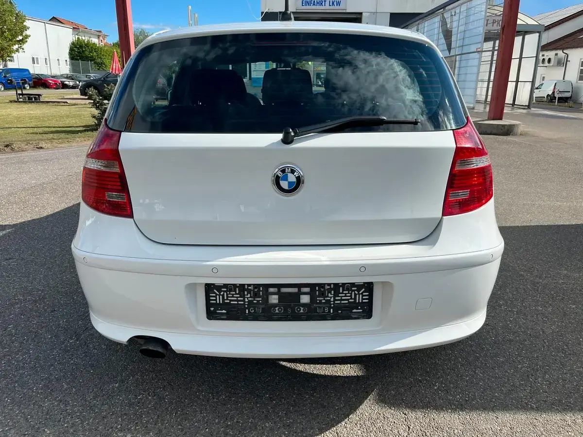 Usado BMW 116 122 CV (89 kW) 2011 Blanco Utilitario
