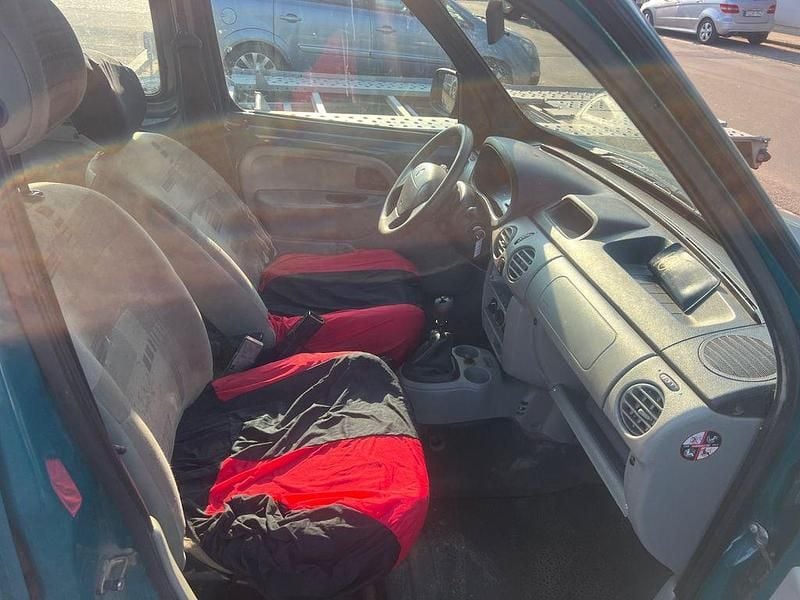 Gebraucht Renault Kangoo 75 PS (55 kW) 2006 Grün Van / Kleinbus