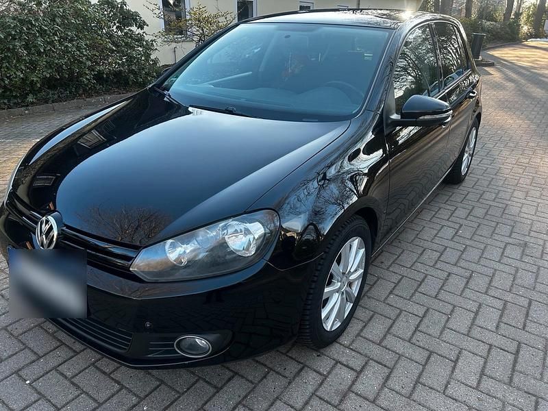 Second-hand VW Golf VII 105 CP (77 kW) 2012 Negru Berlinǎ