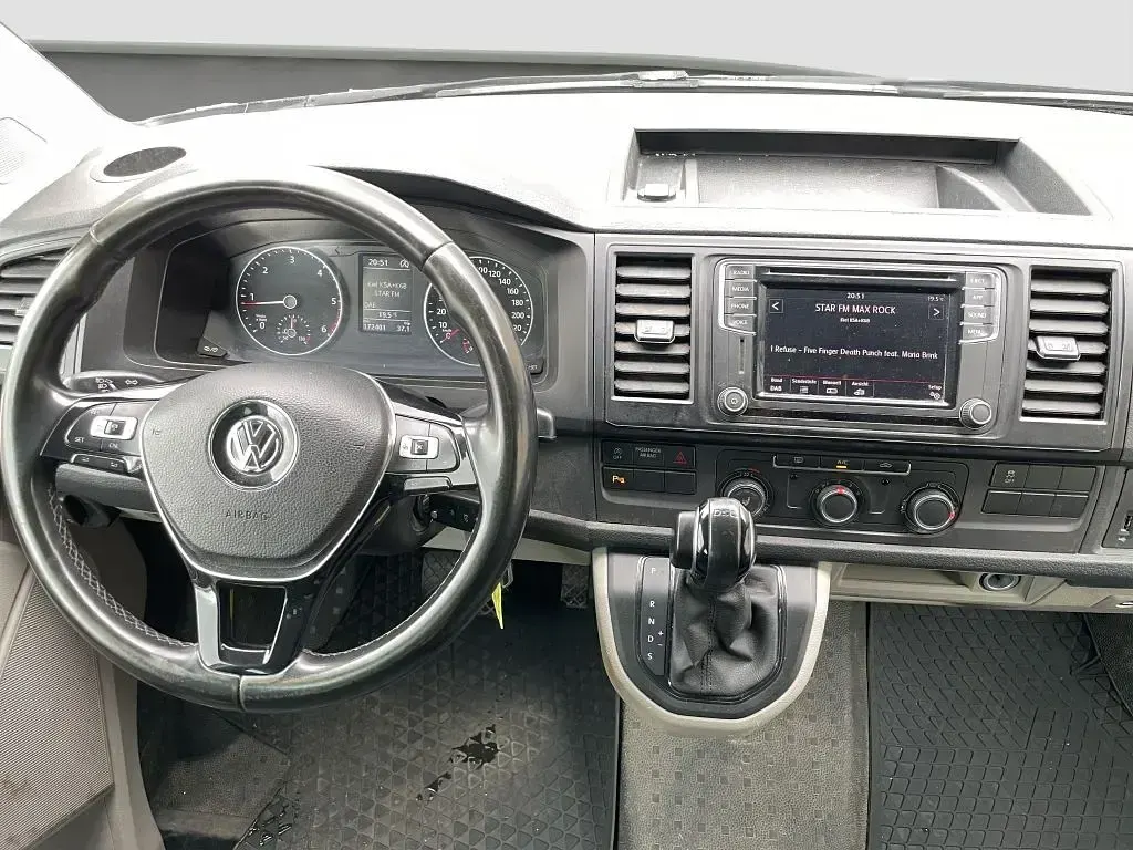 Second-hand VW Transporter 150 CP (110 kW) 2018 Argintiu Van