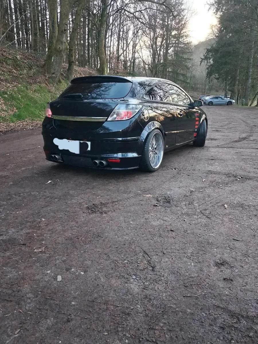 Gebraucht Opel Astra 250 PS (183 kW) 2008 Schwarz Coupé