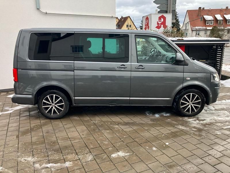 Gebraucht VW Multivan Highline 180 PS (132 kW) 2012 Grau Van
