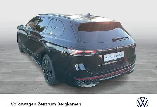Gebraucht VW Passat R-line 150 PS (110 kW) 2025 Grenadillschwarz metallic Kombi
