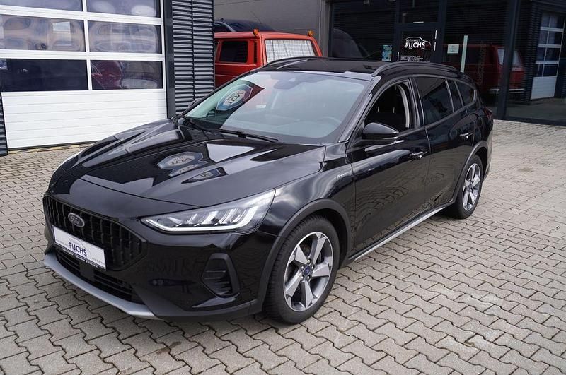 Gebraucht Ford Focus Active X 116 PS (85 kW) 2023 Schwarz Limousine