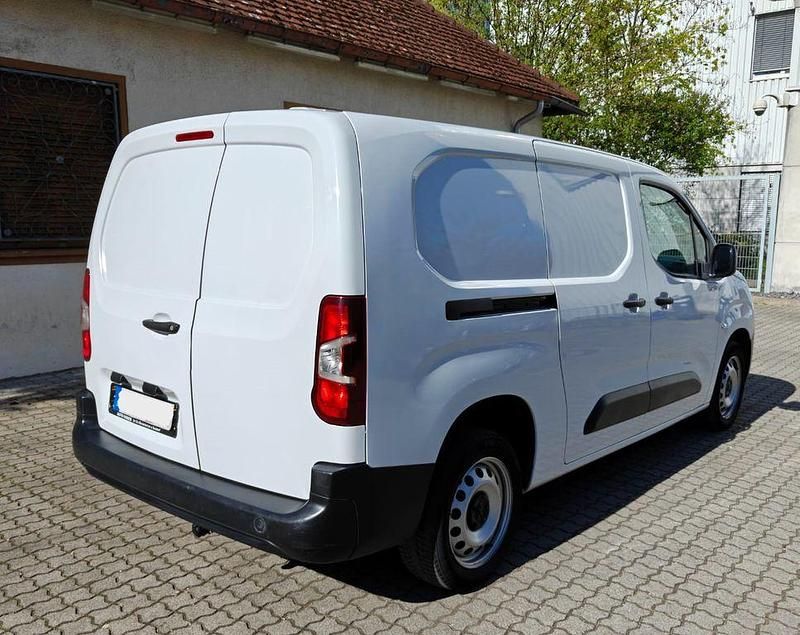 Gebraucht Peugeot Partner 102 PS (75 kW) 2022 Weiß Van / Kleinbus