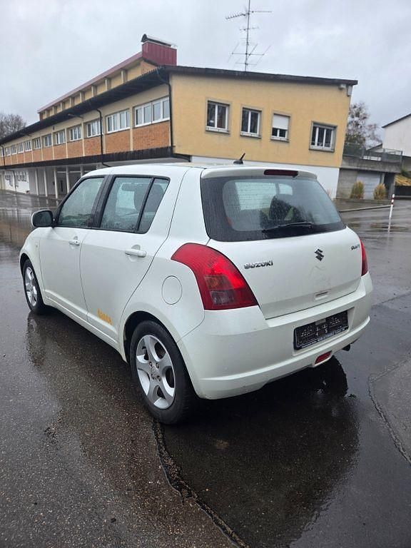 Gebraucht Suzuki Swift Comfort 92 PS (67 kW) 2006 Weiß Kleinwagen