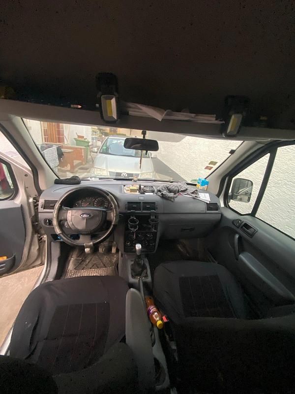 Gebraucht Ford Tourneo Connect 90 PS (66 kW) 2007 Silber Van / Kleinbus