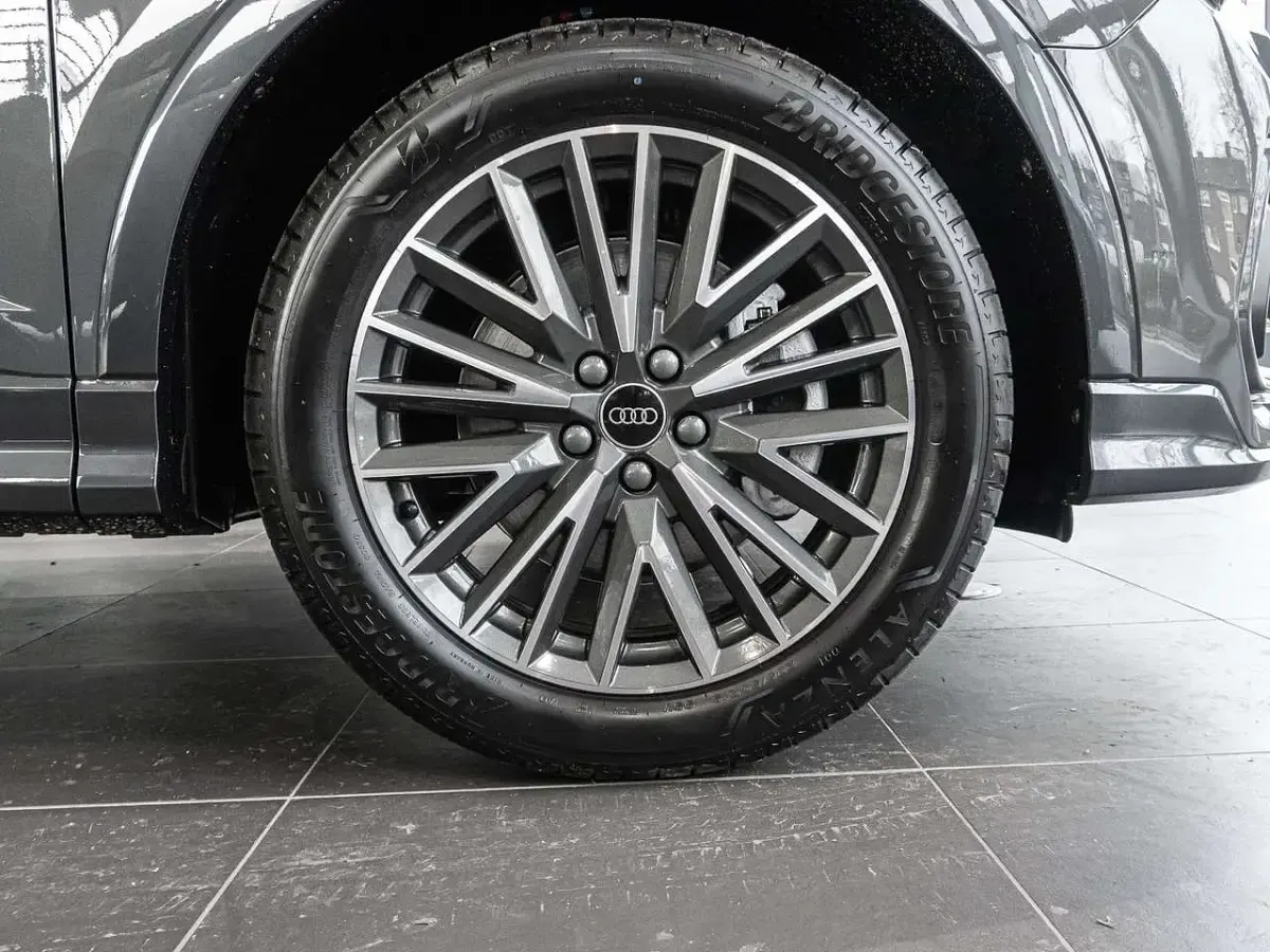 Neu Audi Q3 Sportback Ambiente 193 PS (141 kW) 2025 Nanograu metallic SUV