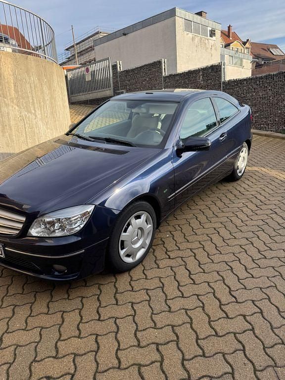 Gebraucht Mercedes CLC180 143 PS (105 kW) 2009 Blau Kleinwagen