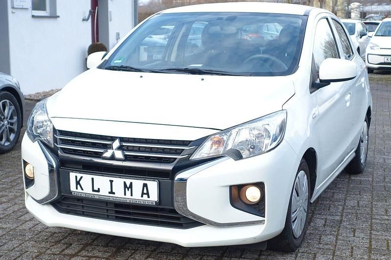 Weiß Gebraucht 2021 Mitsubishi Space Star Basis Kleinwagen | 7.890 € (Fairer Preis) - Bild 1/4