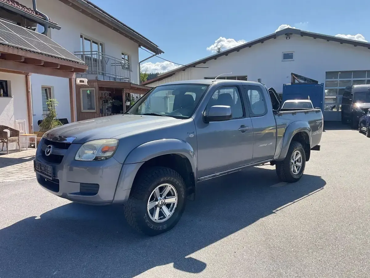 Gebraucht Mazda BT-50 143 PS (105 kW) 2008 Grau Pickup