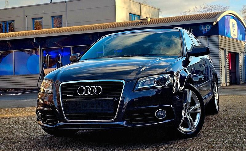 Grau Gebraucht 2012 Audi A3 S-Line Limousine | 8.990 € (Superpreis) - Bild 1/4