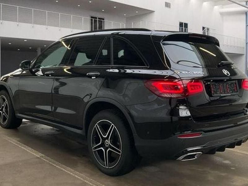 Gebraucht Mercedes GLC300e AMG 320 PS (235 kW) 2021 Blau cavansitblau  metalliclack metallic SUV