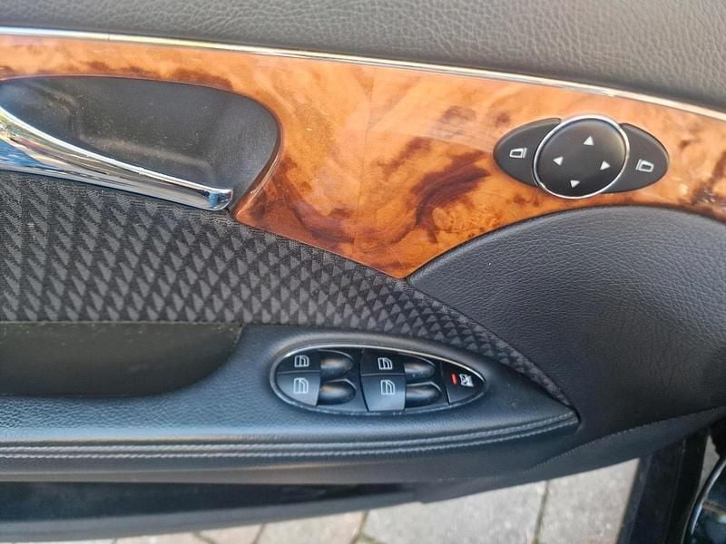 Gebraucht Mercedes E220 150 PS (110 kW) 2004 Schwarz Limousine
