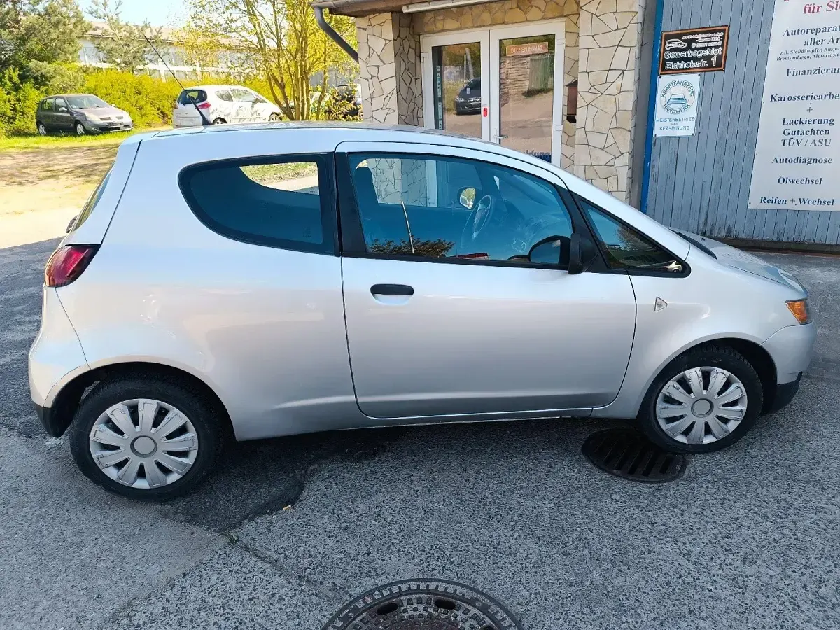 Gebraucht Mitsubishi Colt 75 PS (55 kW) 2009 Haagsilber (m) Kleinwagen