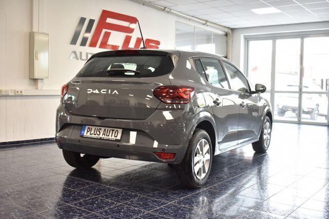 Grau Gebraucht 2023 Dacia Sandero Kleinwagen | 16.780 € (Guter Preis) - Bild 1/4