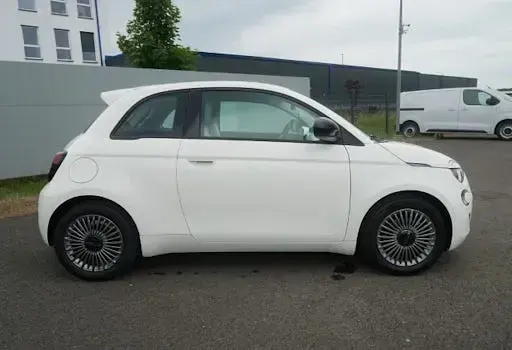Neu Fiat 500 Icon 65 PS (47 kW) 2026 Weiß Limousine