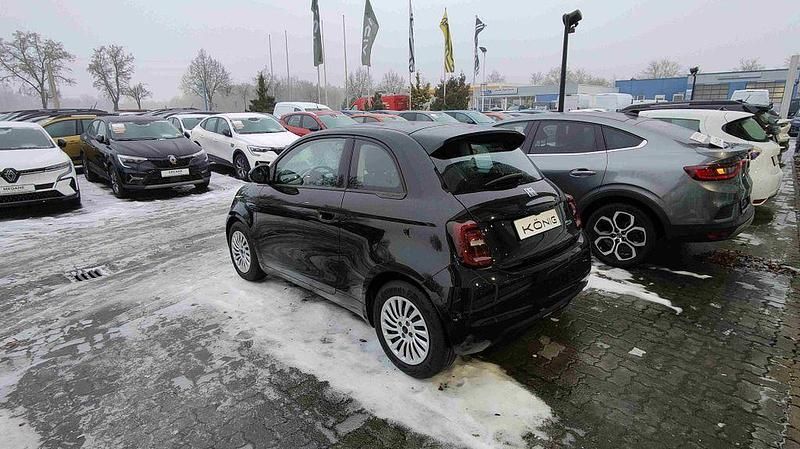 Gebraucht Fiat 500e 86 kW (118 PS) 2023 Schwarz Limousine