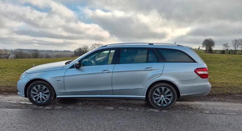 Gebraucht Mercedes E200 136 PS (100 kW) 2010 Silber Kombi