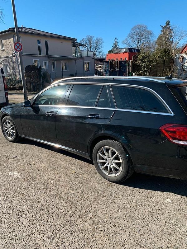 Gebraucht Mercedes 220 177 PS (130 kW) 2015 Schwarz Kombi