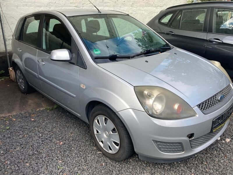 Gebraucht Ford Fiesta Style 69 PS (50 kW) 2008 Silber Kleinwagen