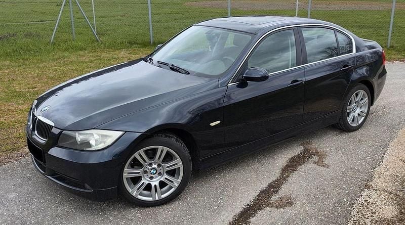 Gebraucht BMW 325 218 PS (160 kW) 2005 Blau Limousine