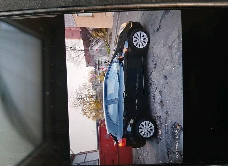 Second-hand Kia Rio 86 CP (63 kW) 2012 Negru Hatchback