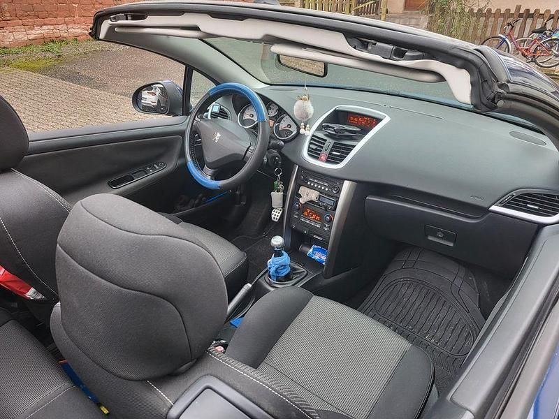 Gebraucht Peugeot 207 CC Platinum 120 PS (88 kW) 2008 Blau Cabrio