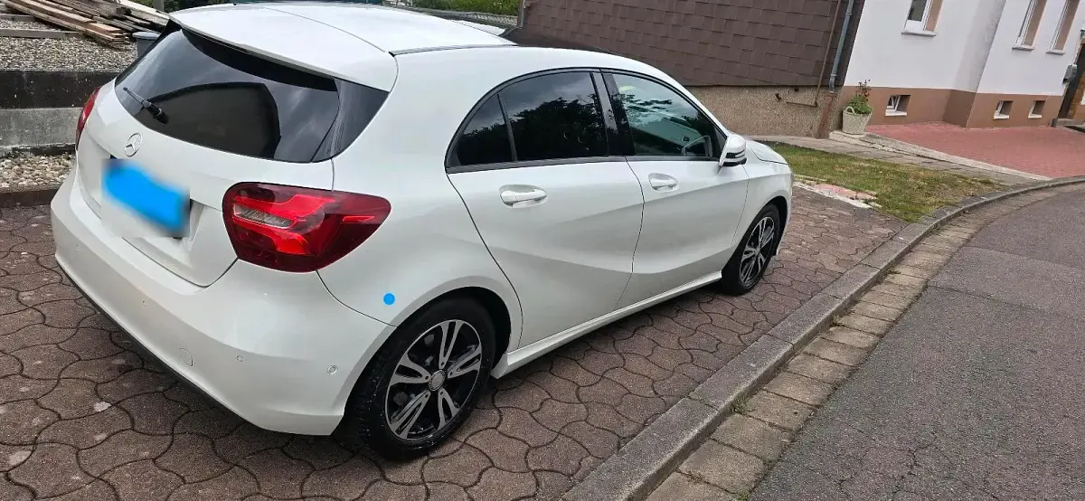 Gebraucht Mercedes A200 136 PS (100 kW) 2016 Weiß Limousine