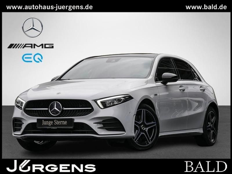 Digitalweiss Gebraucht 2020 Mercedes A250 AMG Limousine | 23.870 € (Fairer Preis) - Bild 1/4