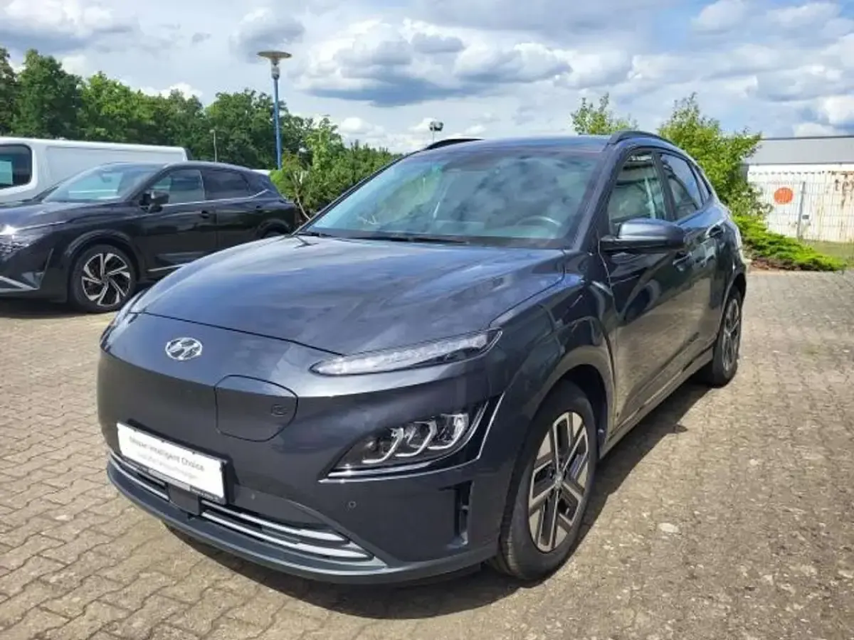 Gebraucht Hyundai Kona Trend 100 kW (136 PS) 2022 Dunkelgrau SUV
