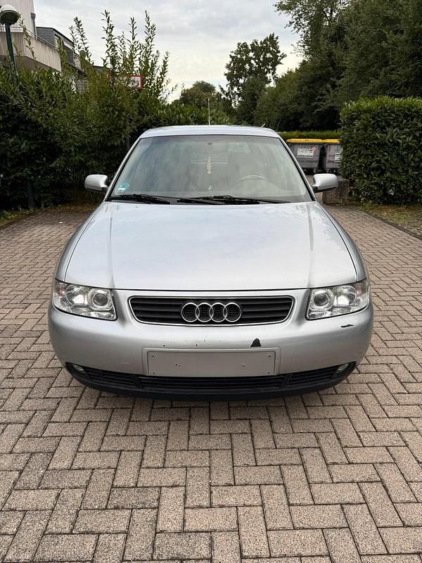 Silber Gebraucht 2003 Audi A3 Kleinwagen | 1.490 € (Superpreis) - Bild 1/4
