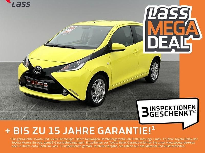 Gelb Gebraucht 2018 Toyota Matrix X-play Limousine | 8.980 € - Bild 1/4