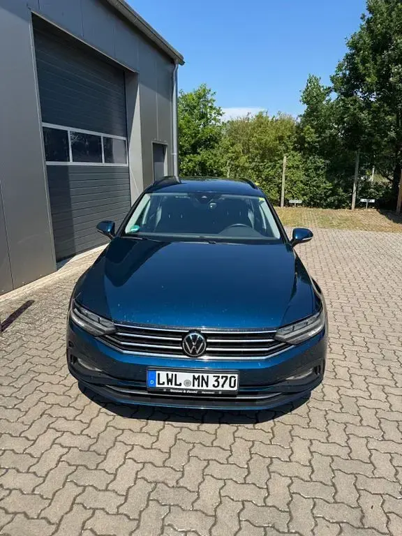 Gebraucht VW Passat Business 150 PS (110 kW) 2021 Blau Kombi