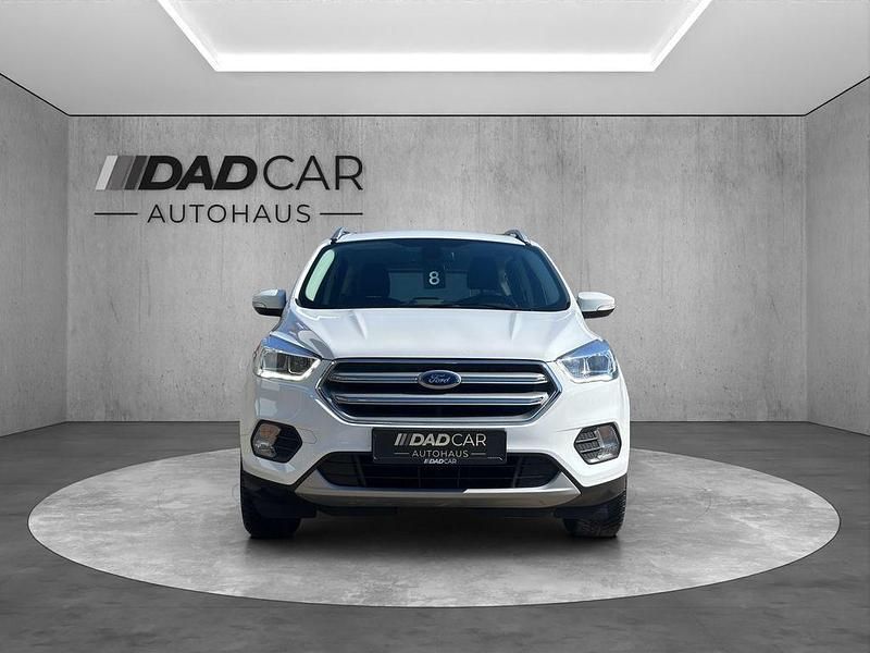 Gebraucht Ford Kuga Titanium 150 PS (110 kW) 2019 Weiß SUV