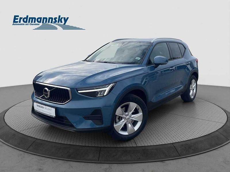 Fjord blue (blau) Gebraucht 2025 Volvo XC40 Core SUV | 34.960 € (Superpreis) - Bild 1/4
