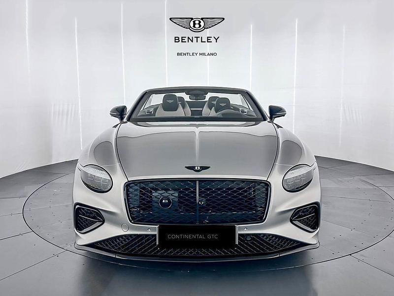 Neu Bentley Continental 680 PS (500 kW) 2026 Grau Cabrio