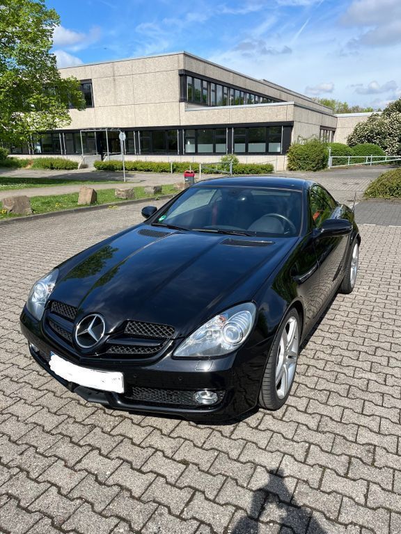 Schwarz Gebraucht 2010 Mercedes SLK200 Cabrio | 12.900 € (Guter Preis) - Bild 1/4