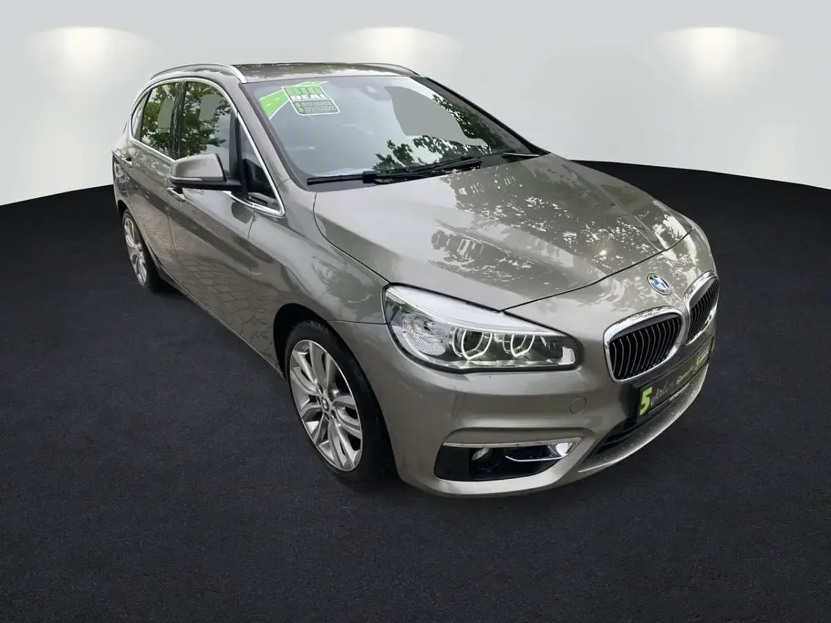 Gebraucht BMW 220 Active Tourer Luxury Line 192 PS (141 kW) 2014 Silber Van / Kleinbus