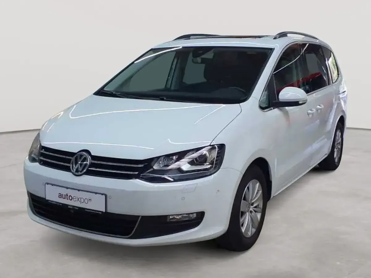 Gebraucht VW Sharan Comfortline 150 PS (110 kW) 2022 Pure white Van / Kleinbus