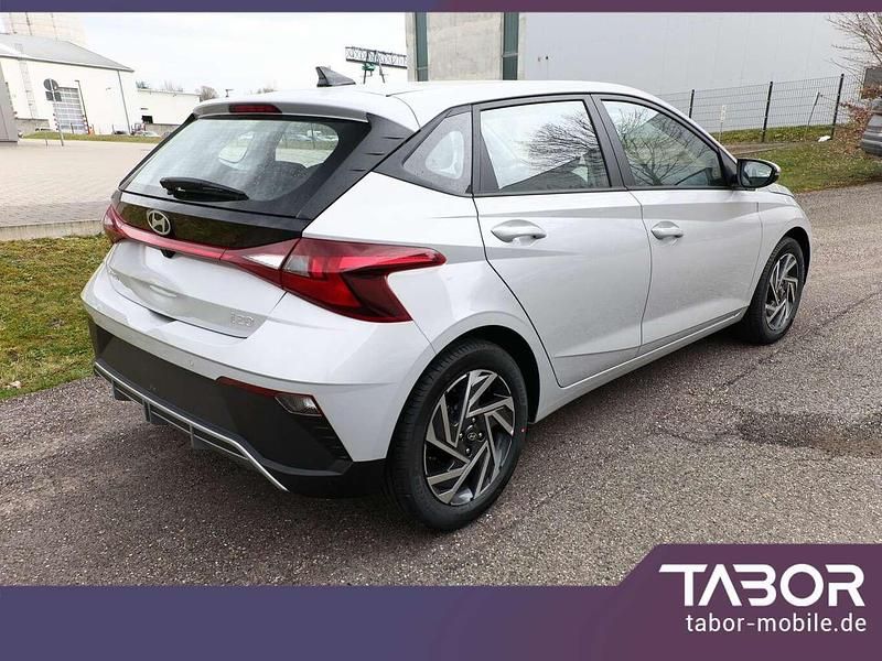 Neu Hyundai i20 Select 90 PS (66 kW) 2025 Grau Limousine